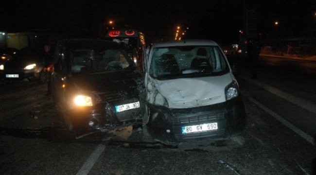 Adana'da zincirleme trafik kazası: 2 yaralı