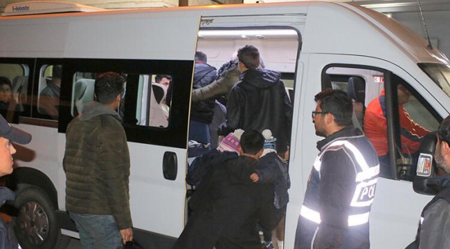 Foça'da 42 göçmen yakalandı