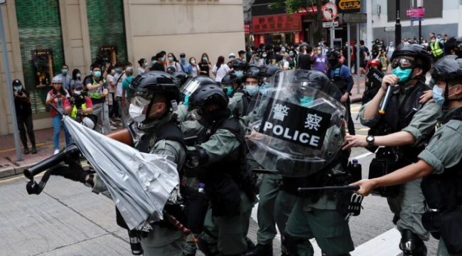 Hong Kong'da Protesto Gösterisine Müdahale