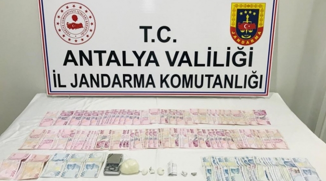 Antalya'da uyuşturucu operasyonu: 4 gözaltı
