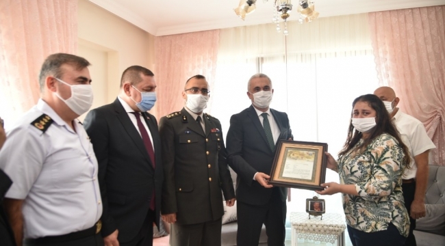 Şehit Furkan Erbil'in ailesine şehadet belgesi verildi